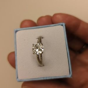 Fragrant Jewels Size 7.5 Ring Clear Stone Split Shank Silver Tone Band NWOT